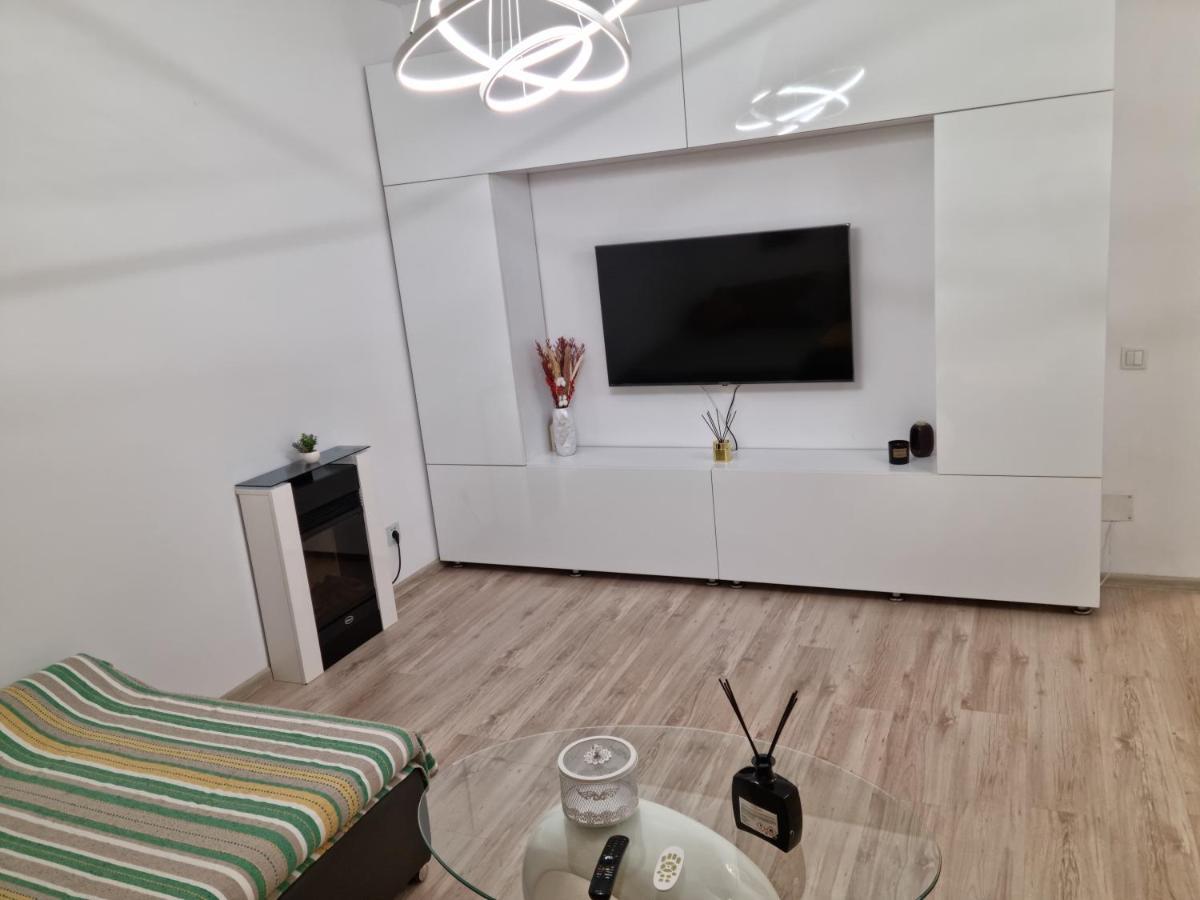 25 Luxury Apartament บูคาเรสต์ ภายนอก รูปภาพ